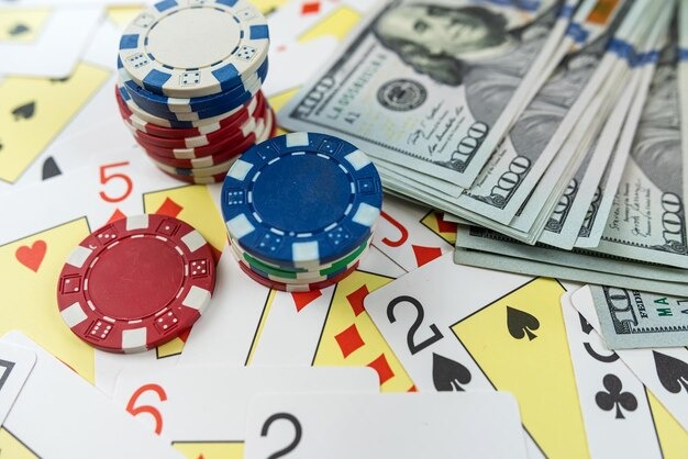 Mid-range Sic Bo Dadu table with multiple players